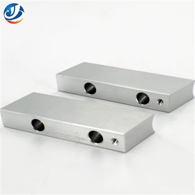 CNC obráběné hliníkové díly